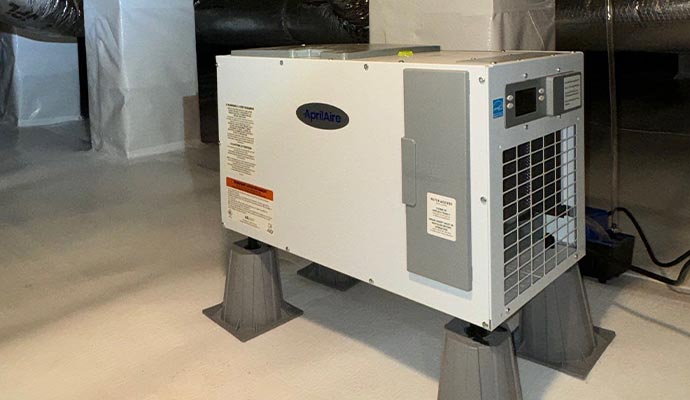Crawl space with dehumidification system