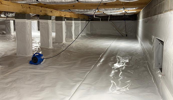 Encapsulated crawlspace